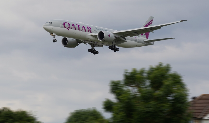 Qatar Airways has started its first flight using a Boeing 777 with Starlink internet service